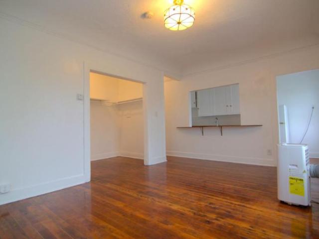 Los Angeles CA 90028 LS101438595