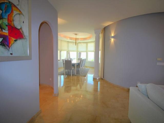 Los Arqueros Detached Villa