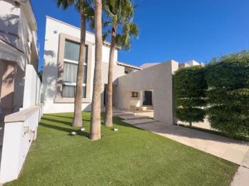 Los Lagos se vende casa con 3 habitaciones y 388 m² terreno increíble vista al campo de golf