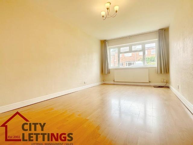 Loscoe Gardens, Carrington 2 bed maisonette to rent £845 pcm £195 pw