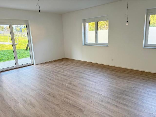 LOSENSTEIN ERDGESCHOSSWOHNUNG MIT GROSSER TERRASSE UND SEHR GUTER RAUMEINTEILUNG