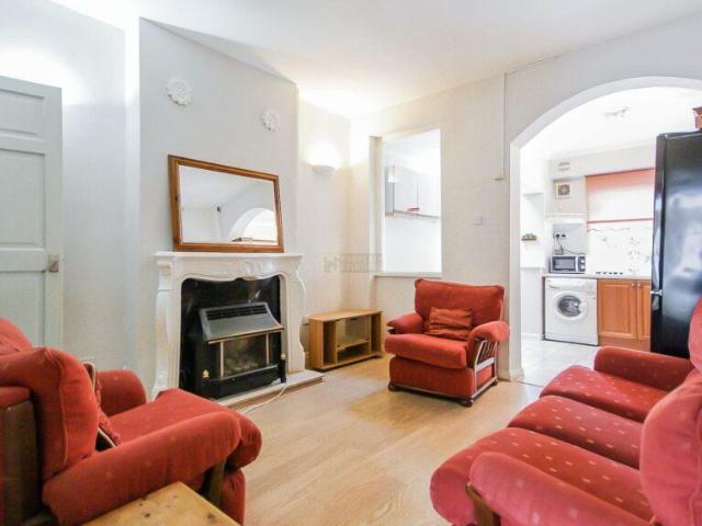 Lottie Road, Birmingham B29 3 bed terraced house to rent £1,560 pcm £360 pw