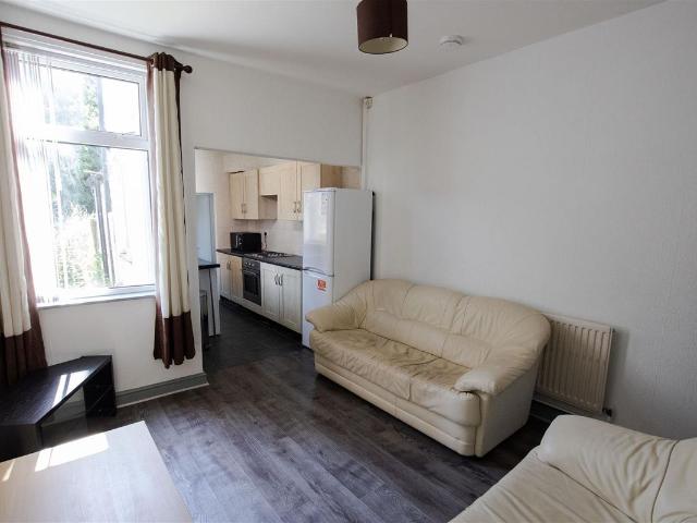 Lottie Road, Birmingham, West Midlands B29, 2 bed shared accommodation to rent, £589 pcm | PrimeLocation