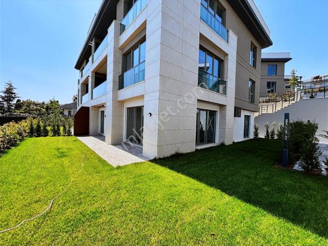 Lotus Yalı Da Full Deniz Manzaralı Geniş Bahçeli 3+1 Daire