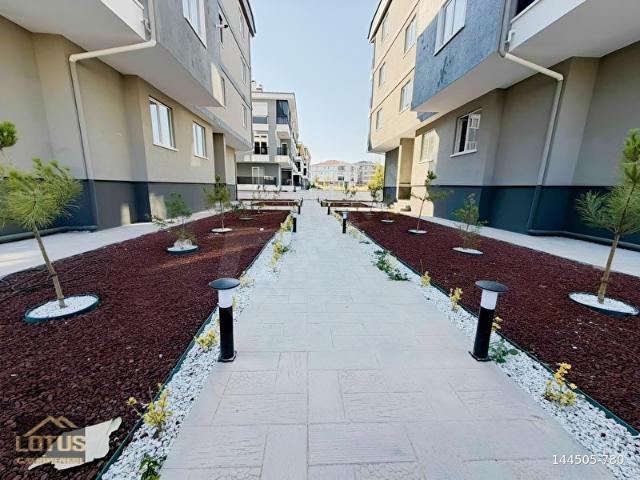 LOTUS'TAN HASAS MAHALLESİ SİTE İÇERİSİNDE SATILIK 3+1 DAİRE