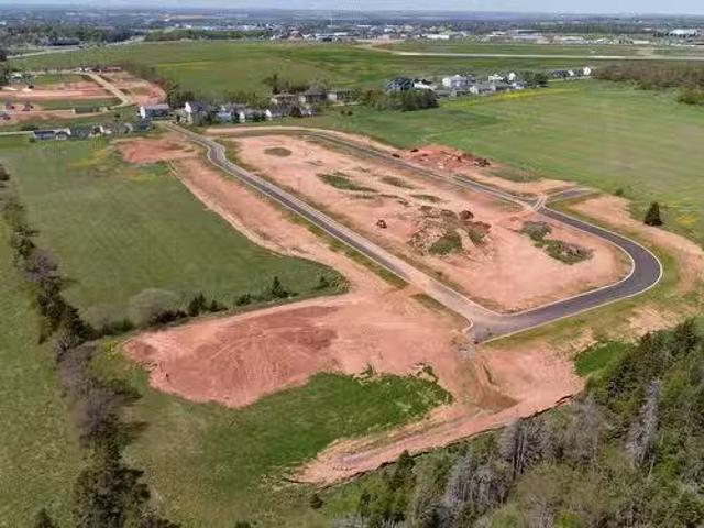 Lot 15 Violet Crescent, Charlottetown, PE, C1C 0V5 vacant la.