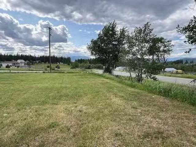 Lot 1 17Th Street, Cranbrook, BC, V1C 7A6 vacant land for sa.