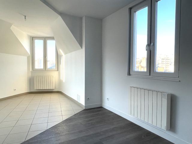 LOT 28