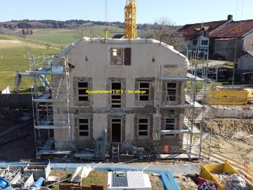 Lot 2 – Neues Apartment mit Balkon UND Garten