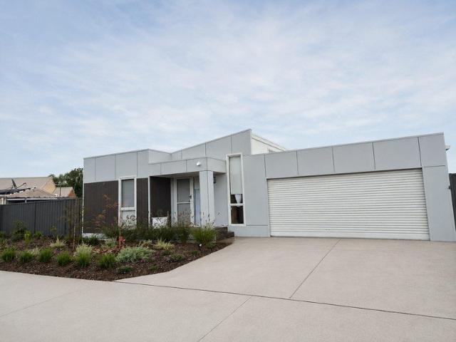 Lot 32 Oxley | Spacious three bedroom home with premium upgrades