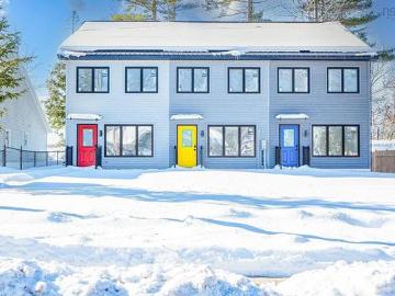 House for sale in Lunenburg