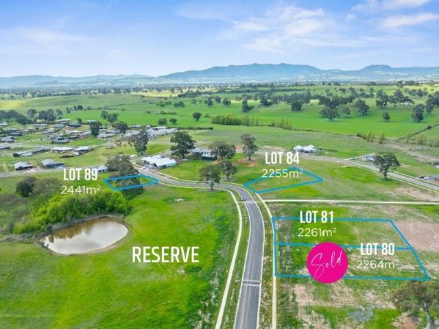 Lot 84 Samaria Views: Park views and North facing backyard