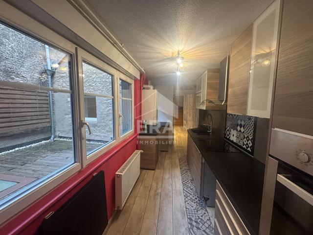 LOT DE 2 APPARTEMENTS 134 M2 AU SOL AVEC ASCENSEUR ET TERRASSE HERICOURT