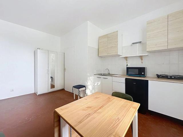 Lot de 5 studios en zone verte d'Avignon