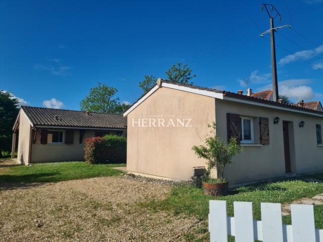 LOT DE DEUX MAISONS ET TERRAIN constructible à Saint Seurin sur l’Isle