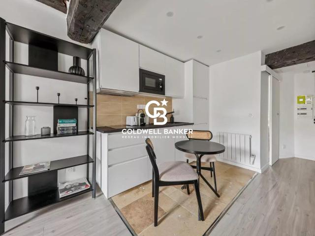 Lot de deux studios rénovés au coeur des quartiers Saint Sul. 48m² Paris 6ème