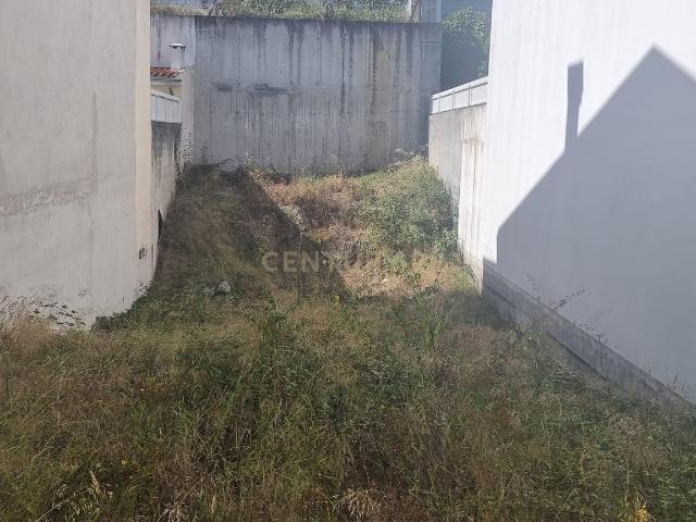 Lote na cidade Viseu para moradia em banda