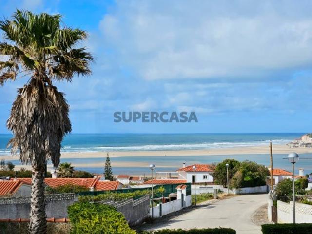Lote a apenas 600 metros da lagoa e da praia