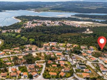 Lote a apenas 750 metros da Lagoa de Óbidos