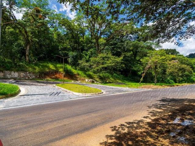 Lote a la venta en residencial campestre de Coatepec