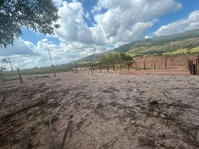 Terreno de 250m à venda, ao lado da COHAB e acesso à Serra de Santo Antônio