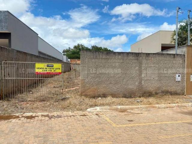 Lote à venda com 450m² na Avenida Vereda da Cruz