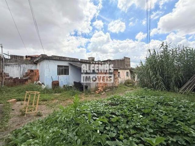 Lote à venda no Bairro MONTE CASTELO