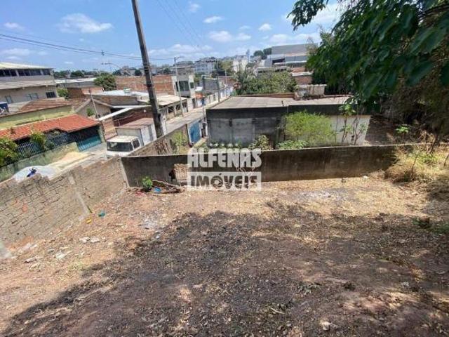 Lote à venda no Bairro BERNARDO MONTEIRO