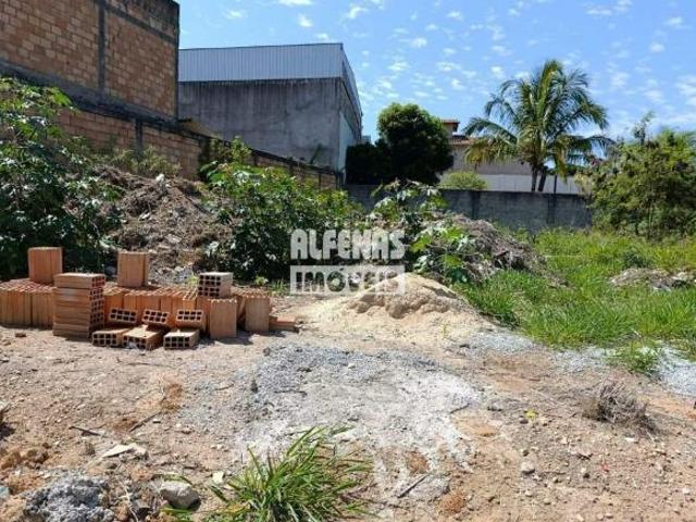 Lote à venda no Bairro COLONIAL
