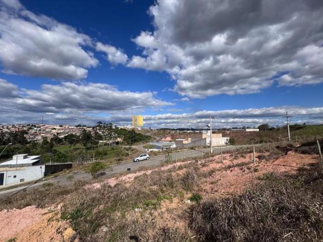 Lote à venda no bairro Vila Veneza