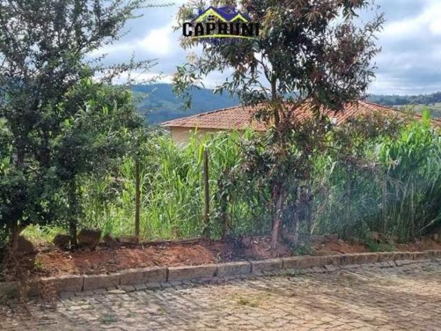 Lote Amplo á Venda de 366m² no Bairro Calafate Passa Tempo/MG