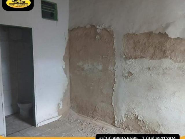 Lote/ Área com casa para demolir 180m² Centro
