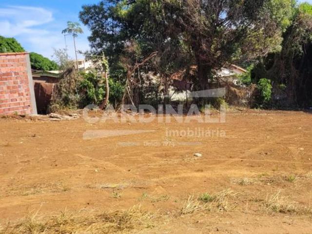 Lote com 4000m² c/ declive acentuado na Vila Celina em São Carlos SP