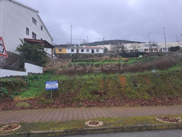 Lote com 450 m2, para construção de Moradia, em Torre de Moncorvo