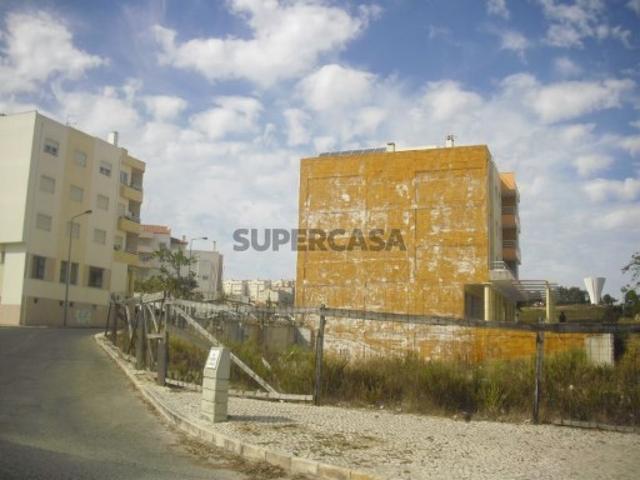 Lote com 468 m2 com viabilidade para 11 Fogos
