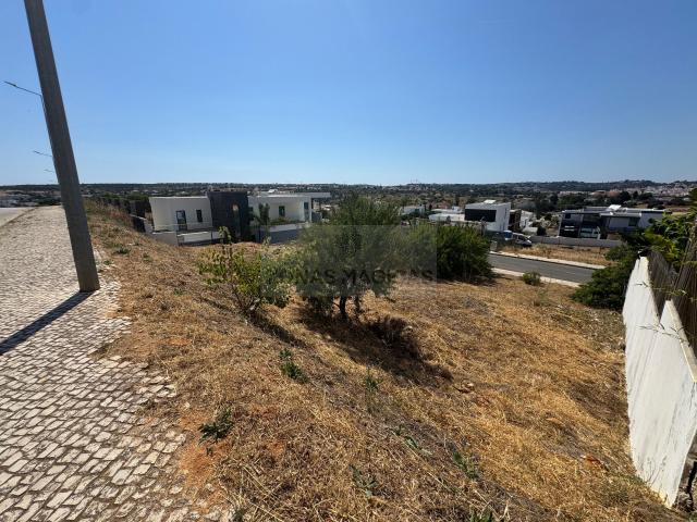 Lote com 551,85m2 para construção perto do Porto de Mós