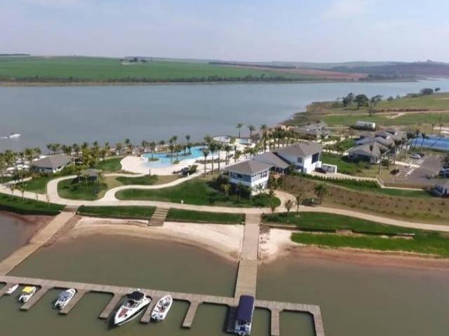 Lote com 600m² vista p/ Represa