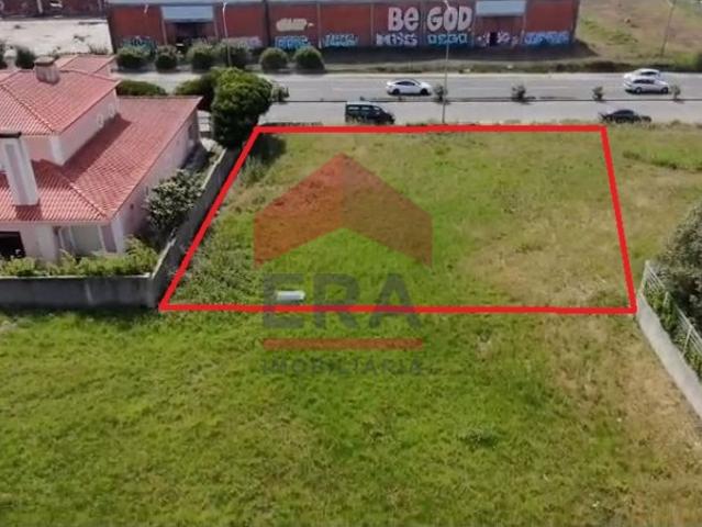 Lote com 683 m2 localizado em Tornada Caldas da Rainha