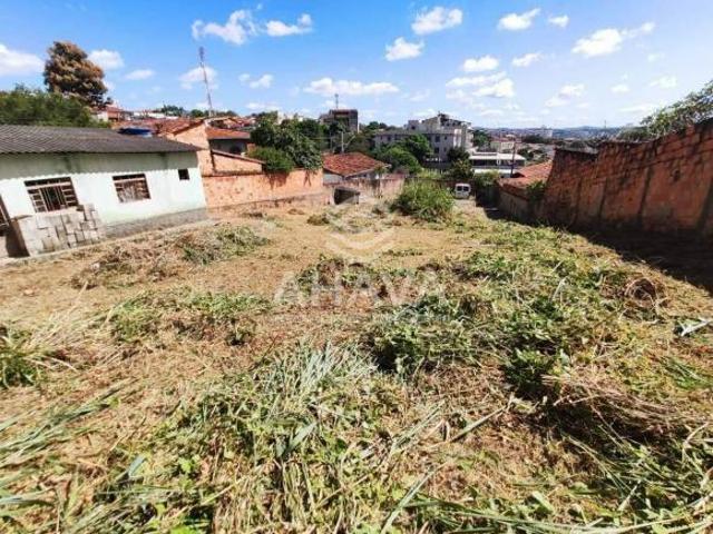 Lote com 860m² à Venda