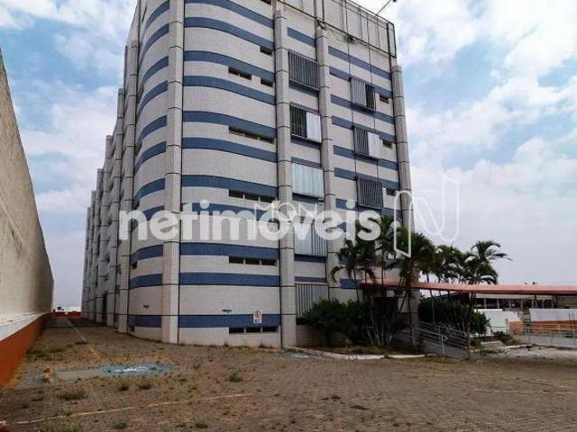 Lote com 9750m2 com prédio em Taguatinga com ótima visibilidade, bem localizado