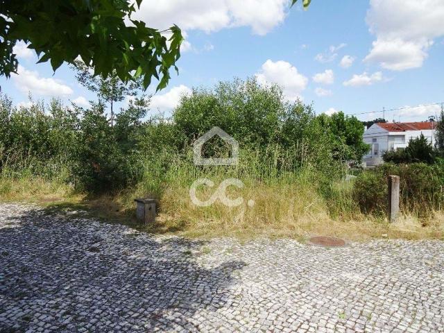 Lote com 176m2 em Abraveses Viseu