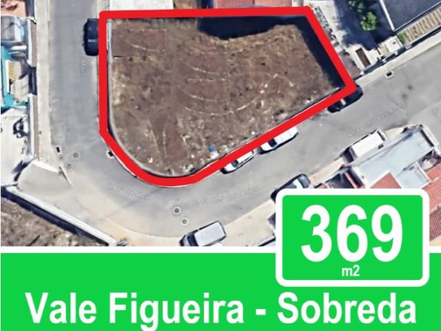 Lote com 369 m2 na Sobreda
