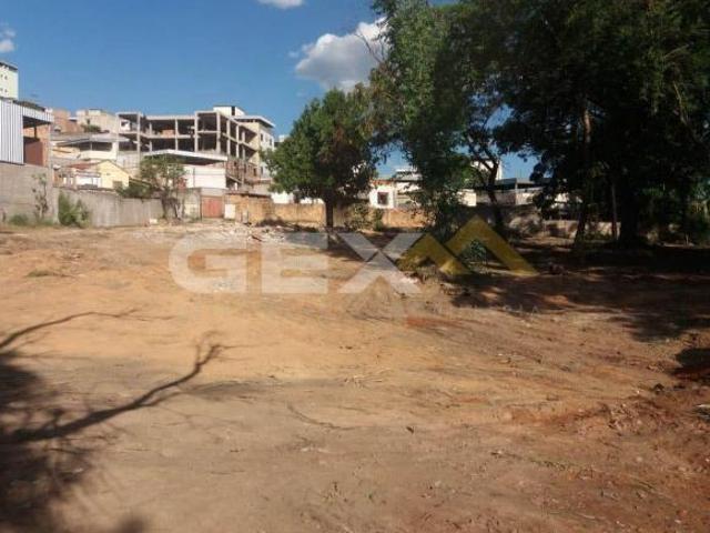 LOTE COM APROX. 3.000M² DE ÁREA TOTAL