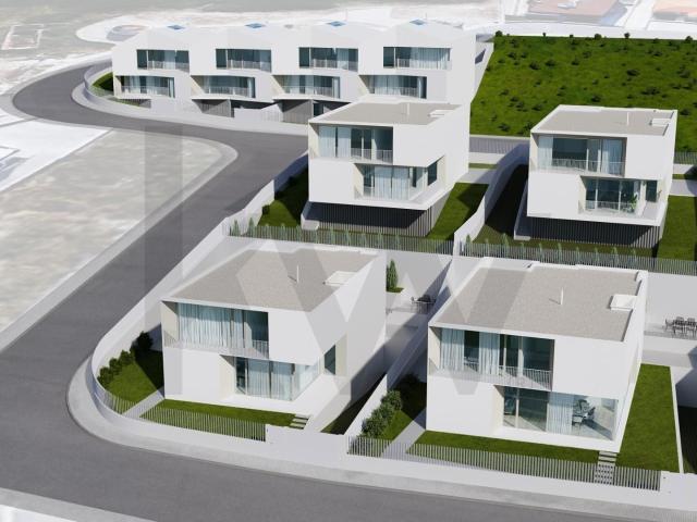 Lote com projeto aprovado para moradia isolada T4