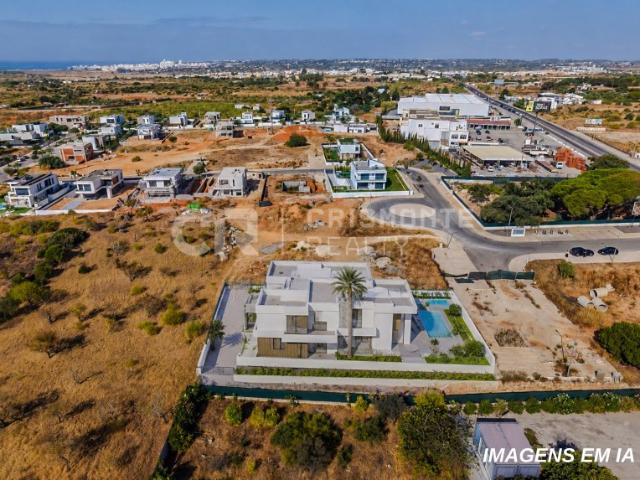 Lote com projeto para moradia na Urbanização Encosta Dourada Pêra