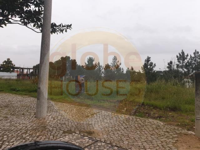 Lote com projeto perto das Escolas