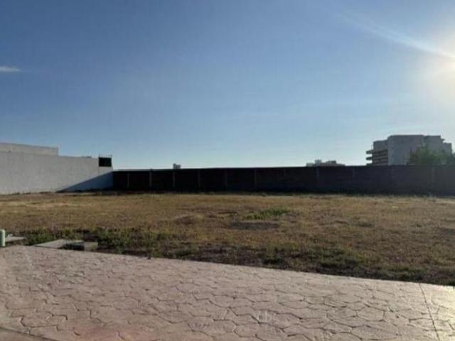 LOTE COMERCIAL EN VENTA O RENTA – PLAZA ATLÁNTICA, MARINA MAZATLÁN