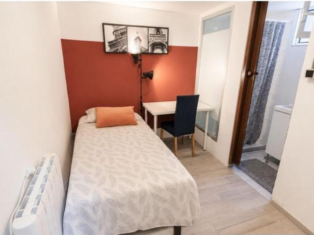 Lote de dos viviendas en un único activo de 85 m2 en Puerta del Ángel, ideal inversores 