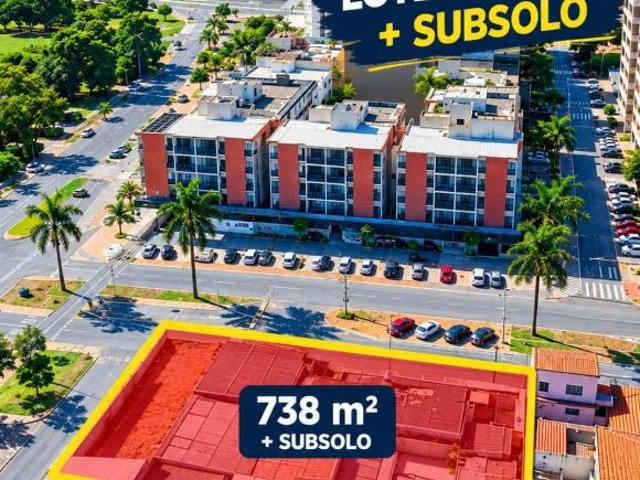 LOTE DE ESQUINA / COMERCIAL / 738 m² + SUBSOLO