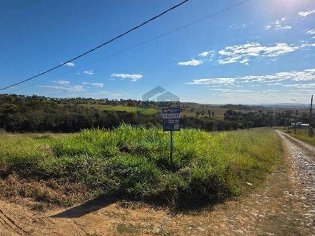 LOTE DE ESQUINA A VENDA EM DORES DO INDAIA!